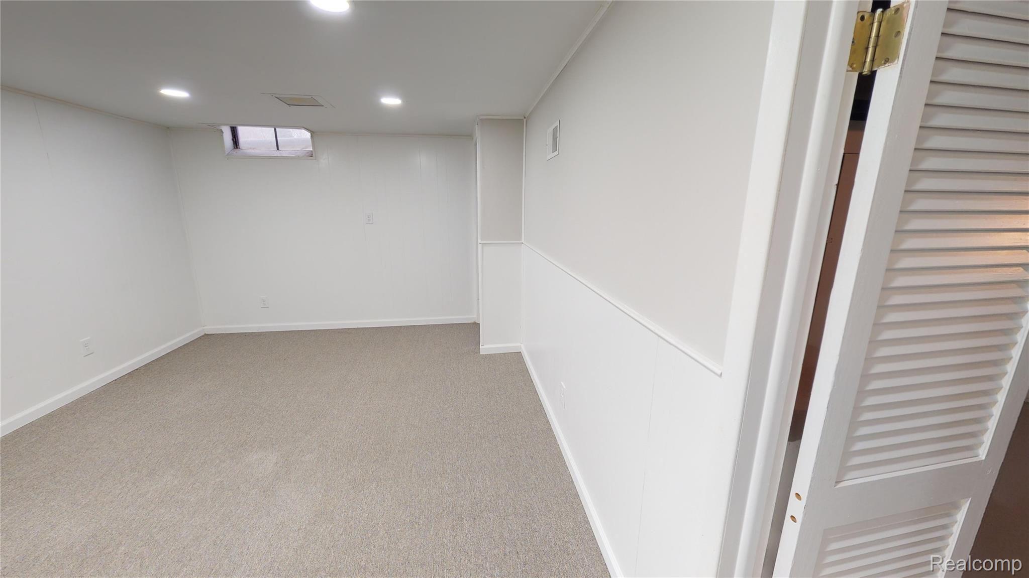 1380 Sycamore Drive Rochester, MI 48307 - Photo 15 of 22 1380-Sycamore-Dr-11252019_223924.jpg