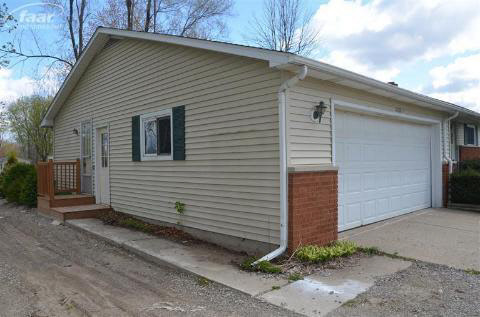 5255 Torrey Road Flint, MI 48507 - Photo 3 of 20 20181644-2.JPG
