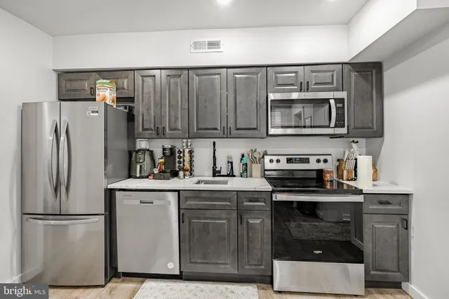 $1,600 | 324-326 Darby Road, Unit 1R, Havertown, PA 19083