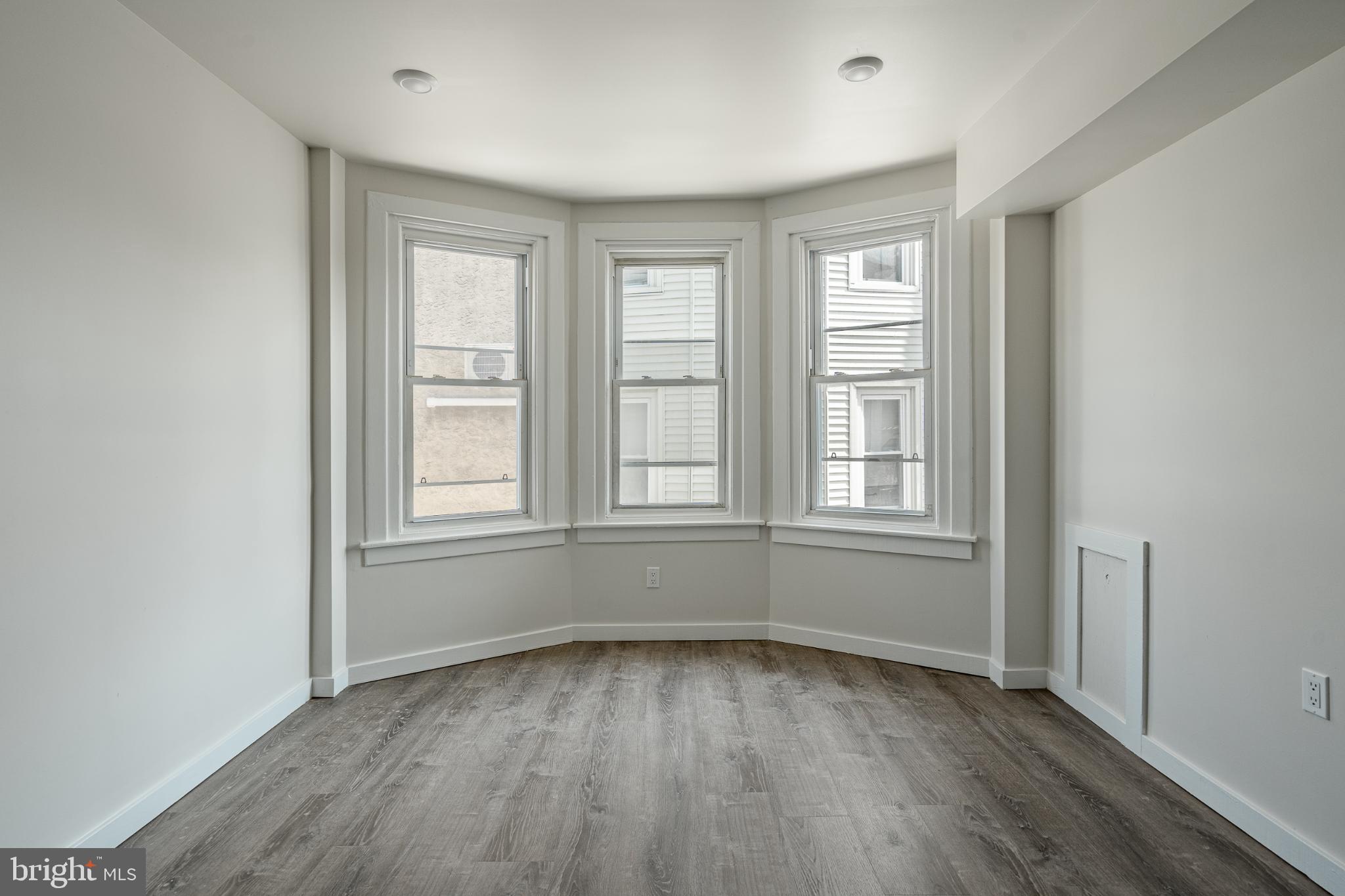 324-326 Darby Road, Unit 1R Havertown, PA 19083 - Photo 4 of 11 Bright and airy corner nook awaits creativity.