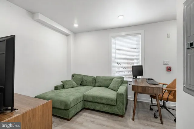 $1,600 | 324-326 Darby Road, Unit 1R, Havertown, PA 19083