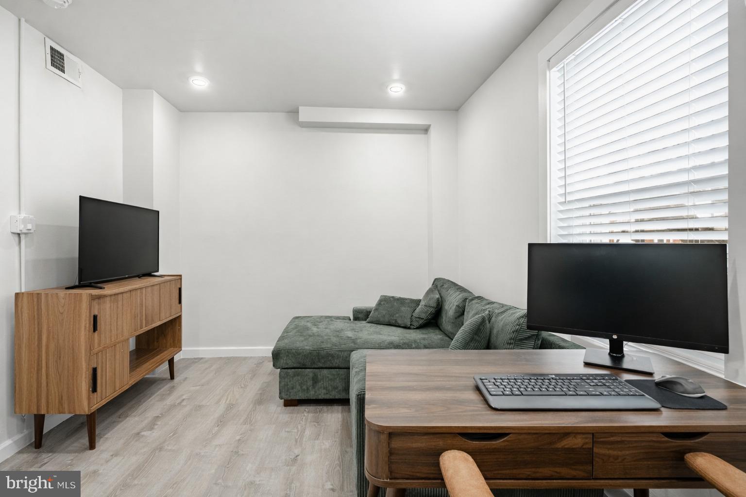 324-326 Darby Road, Unit 1R Havertown, PA 19083 - Photo 7 of 17 Modern space with sleek design elements.