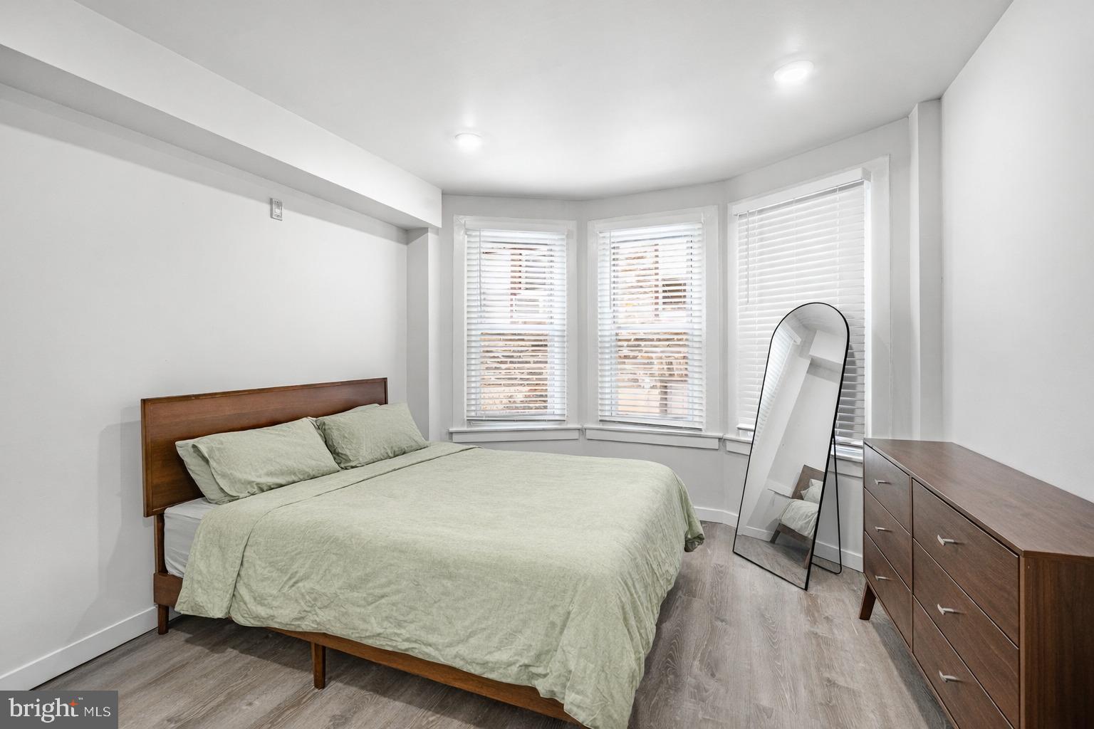 324-326 Darby Road, Unit 1R Havertown, PA 19083 - Photo 9 of 17 Bright and airy bedroom with bay windows.