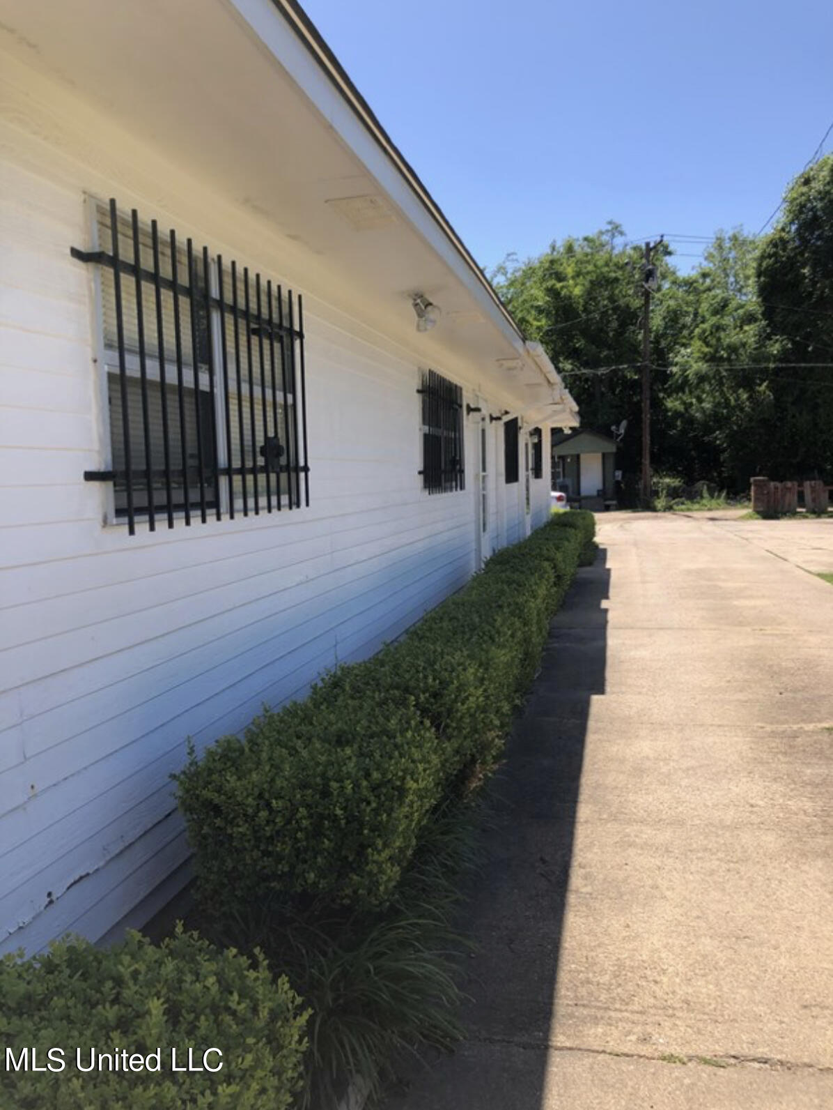 715 Central Street Belzoni, MS 39038 - Photo 2 of 9 IMG_0292