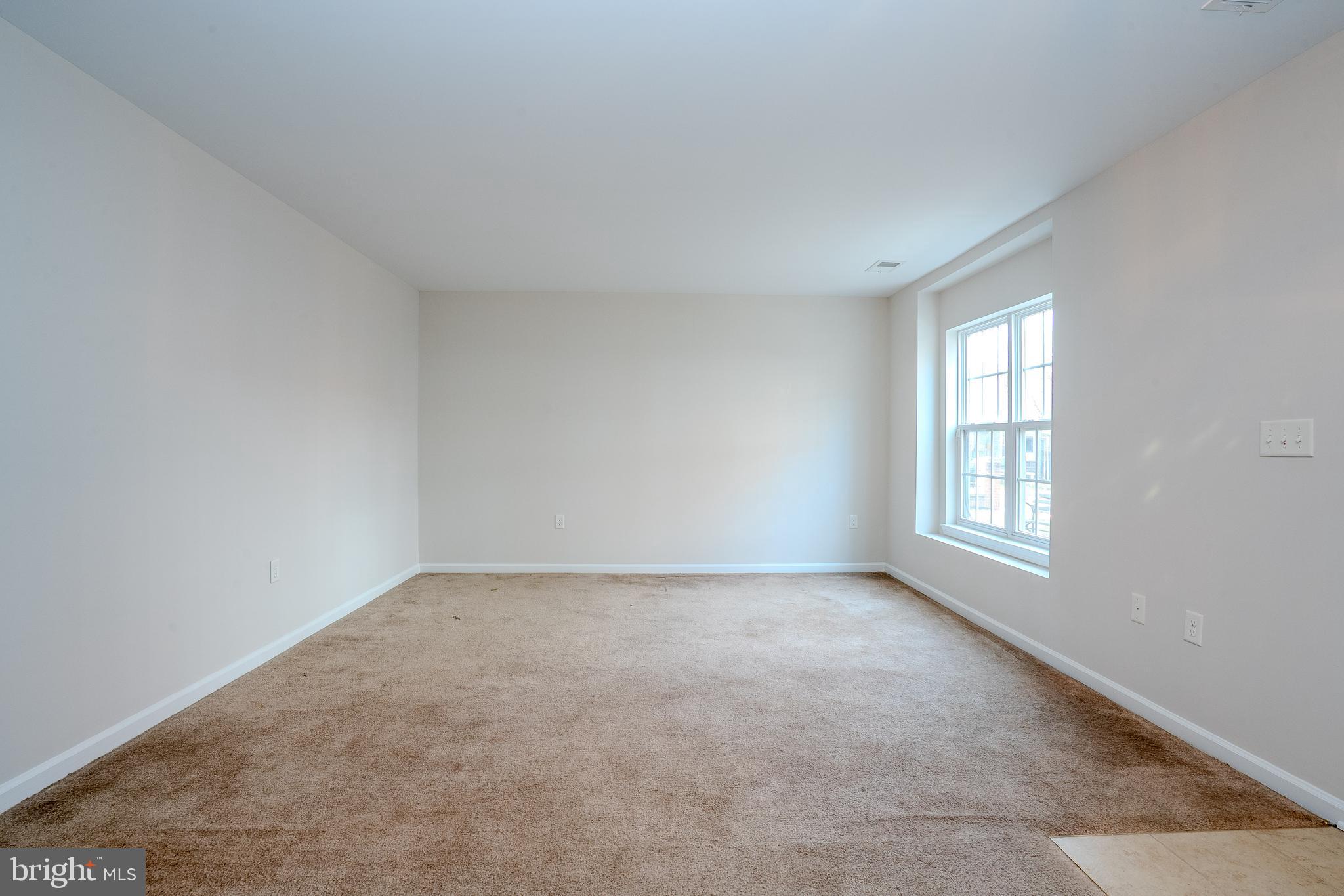 5 Rafting Way Trenton, NJ 08611 - Photo 12 of 26 an empty room with windows