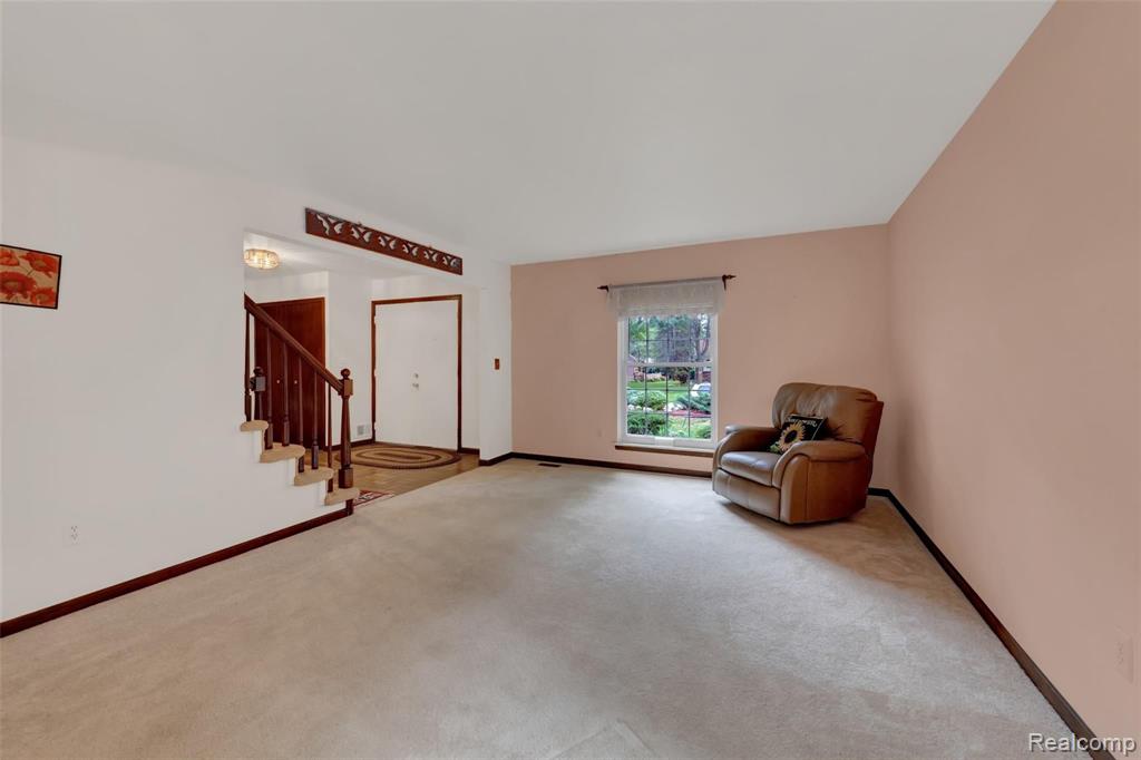 21931 Sunflower Road Novi, MI 48375 - Photo 9 of 34