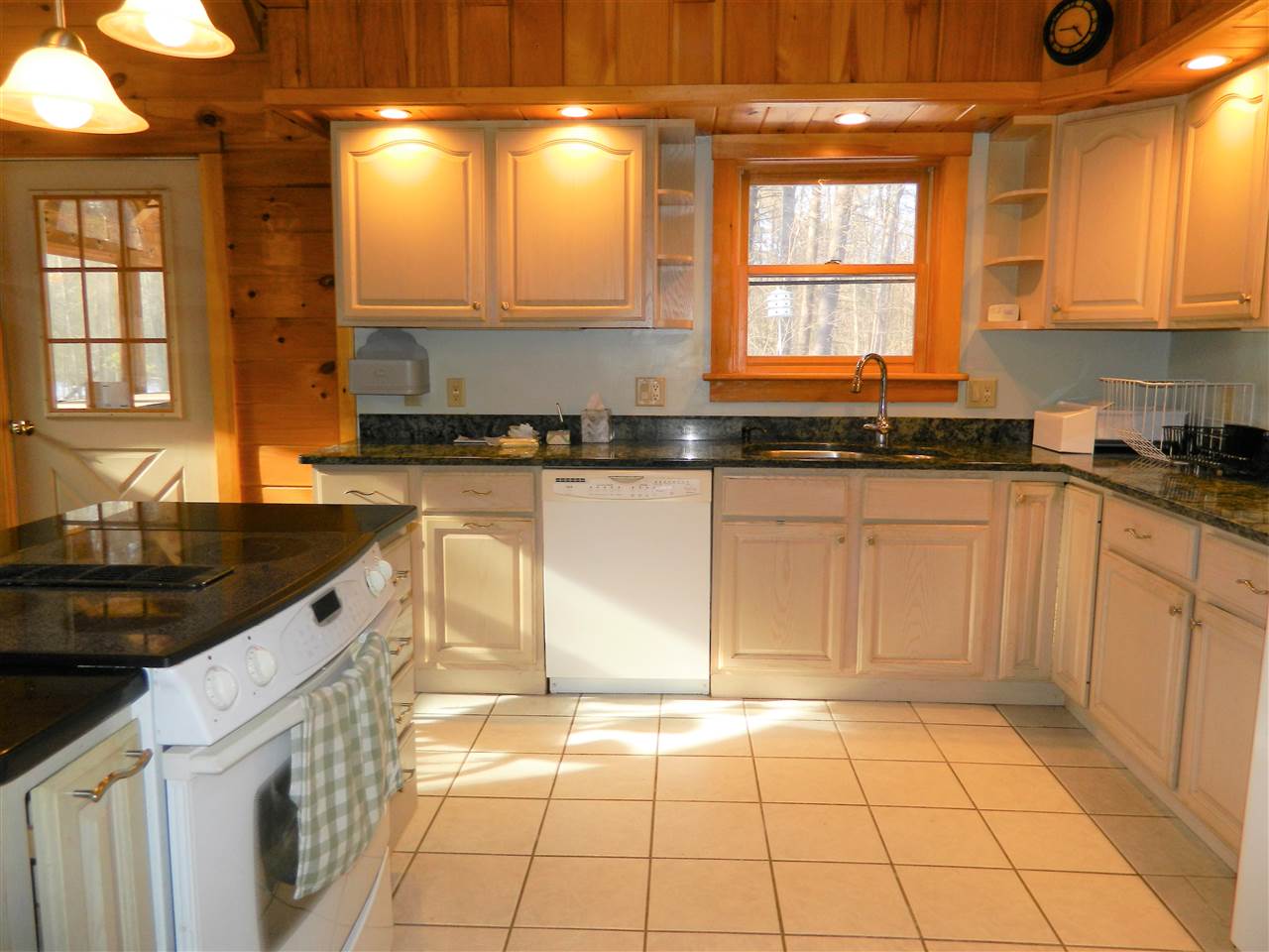 241 Intervale Road Canterbury, NH 03224 - Photo 3 of 40