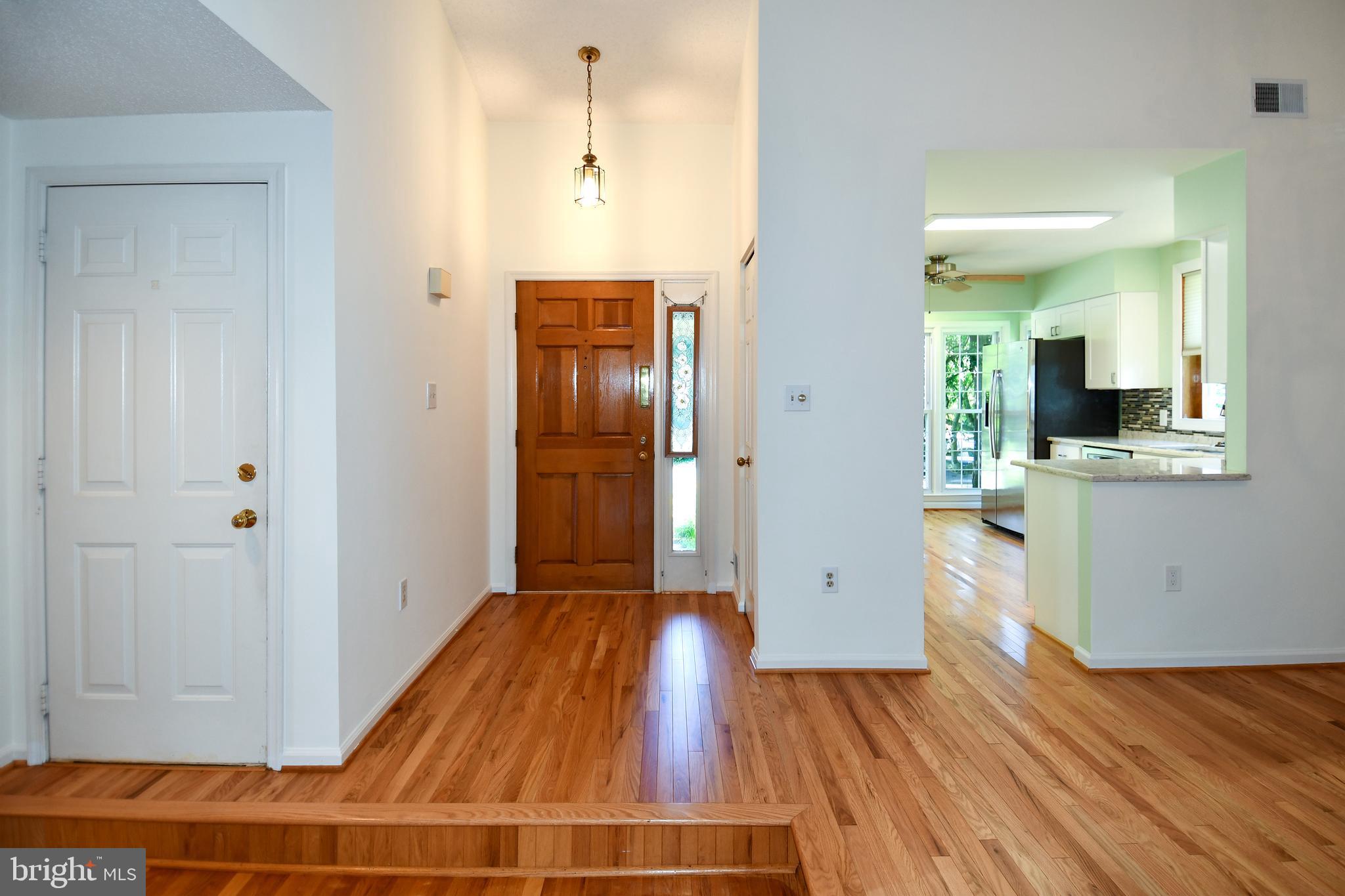 6730 Anders Terrace Springfield, VA 22151 - Photo 2 of 38 Formal Entry Hall