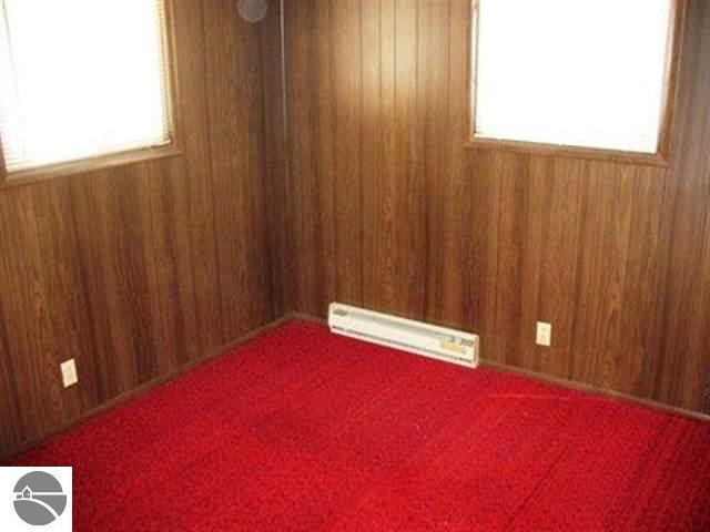 18494 Moore Road Thompsonville, MI 49683 - Photo 11 of 15 1713014-10.JPG