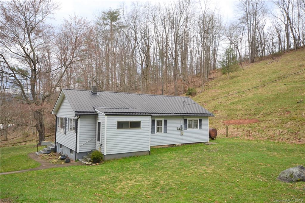 107 Bill McElroy Road Clyde, NC 28721 - Photo 2 of 20