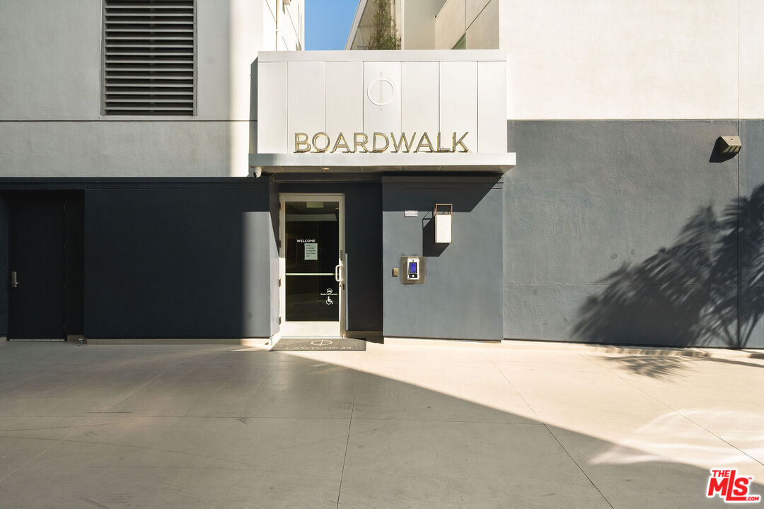 3119 Vía Dolce, Unit 302 Marina del Rey, CA 90292 - Photo 19 of 27 a view of an entrance to house