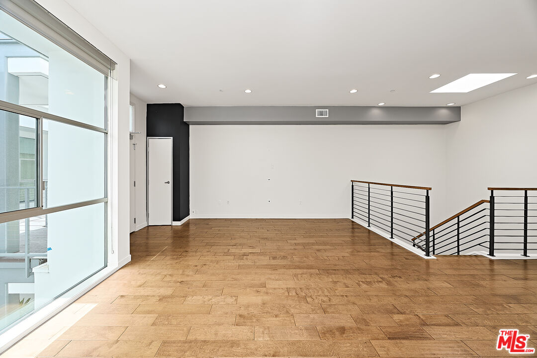 3119 Vía Dolce, Unit 302 Marina del Rey, CA 90292 - Photo 23 of 27 a view of an empty room