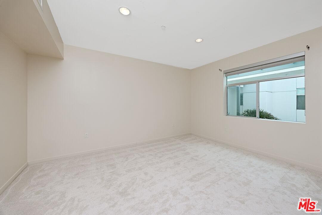 3119 Vía Dolce, Unit 302 Marina del Rey, CA 90292 - Photo 26 of 27 a view of an empty room