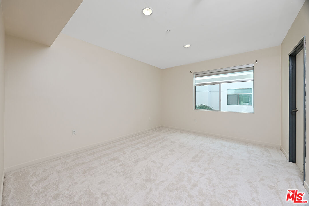 3119 Vía Dolce, Unit 302 Marina del Rey, CA 90292 - Photo 27 of 27 an empty room with a window