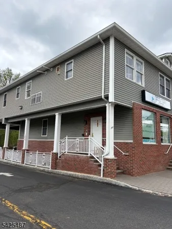 $2,500 | 167 Newark Pompton Turnpike, Unit 2, Pequannock, NJ 07440