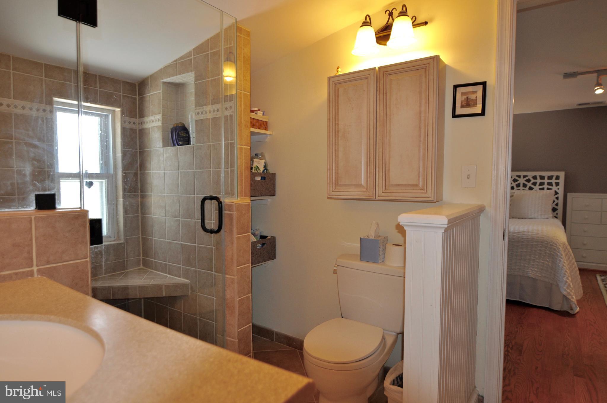 512 Kerwin Road Silver Spring, MD 20901 - Photo 16 of 27 Master Bath