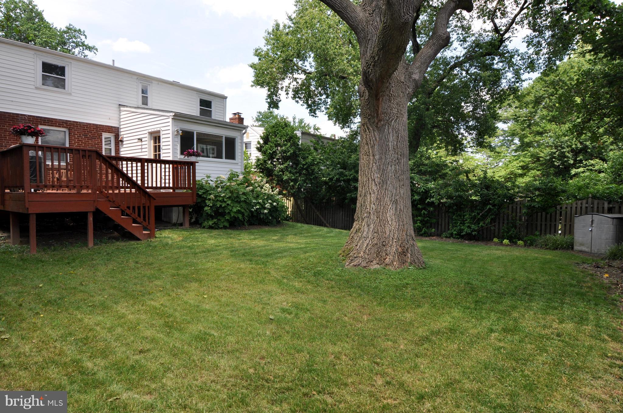 512 Kerwin Road Silver Spring, MD 20901 - Photo 21 of 27 Deck overlooking a Large Rear Yard