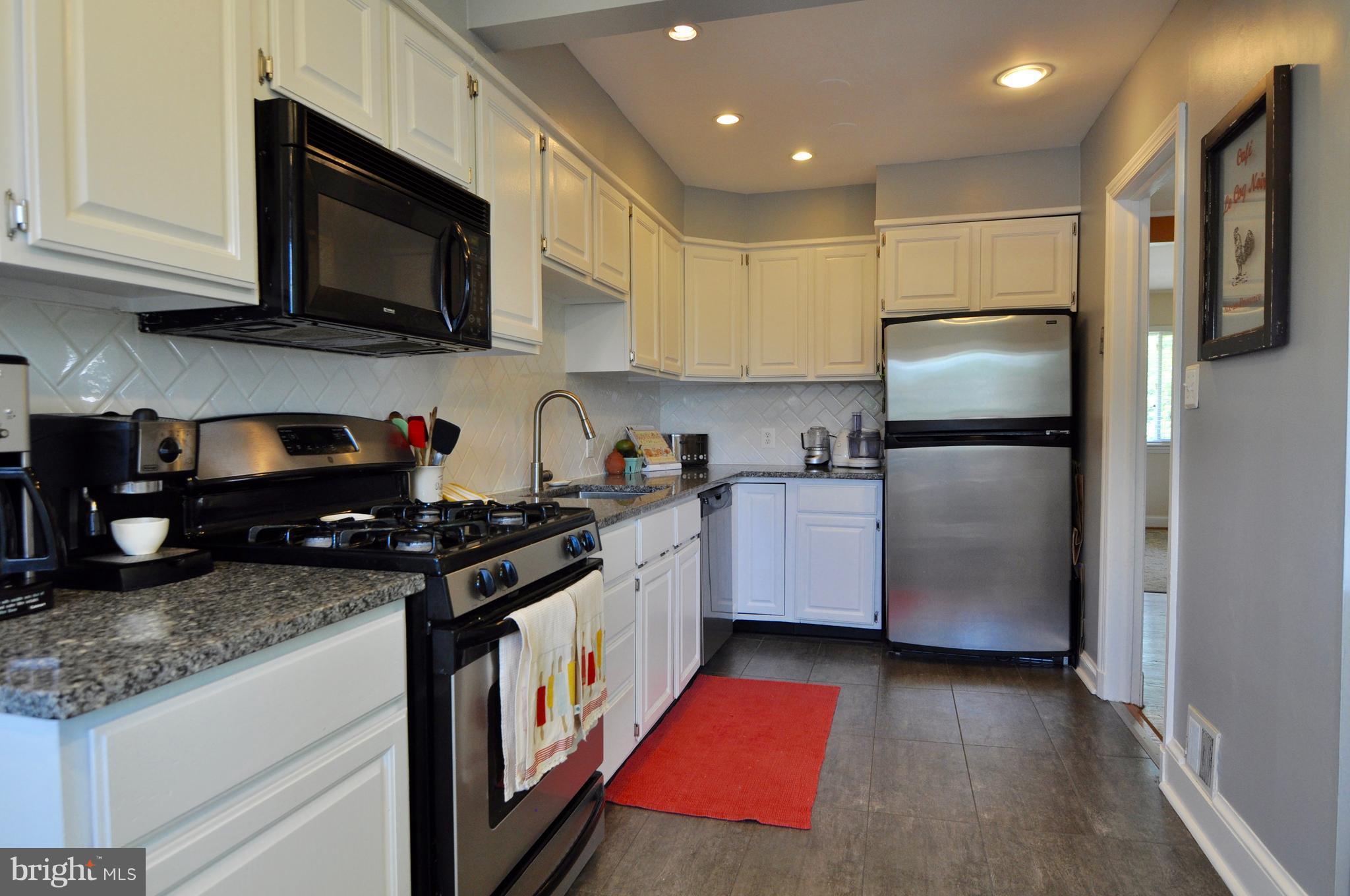 512 Kerwin Road Silver Spring, MD 20901 - Photo 5 of 27 Renovated and Expanded Eat-In Kitchen