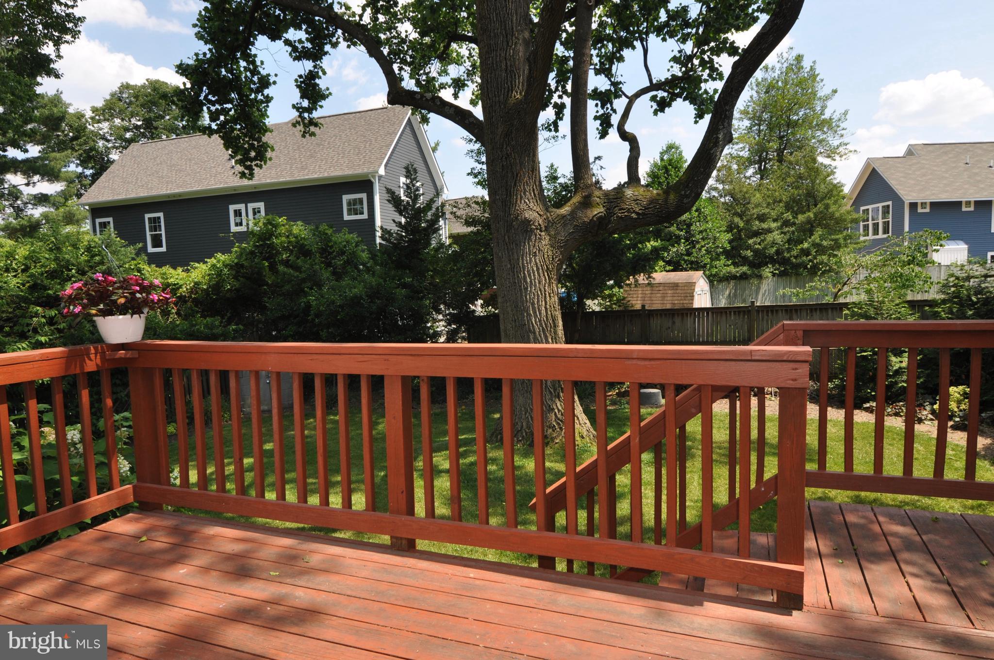 512 Kerwin Road Silver Spring, MD 20901 - Photo 7 of 27 Deck overlooking a Large Rear Yard