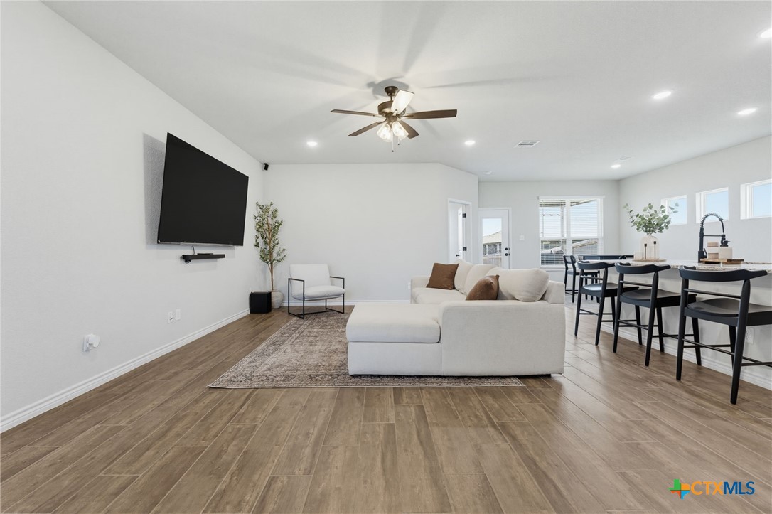3002 Gryffindor Lane Killeen, TX 76549 - Photo 2 of 15