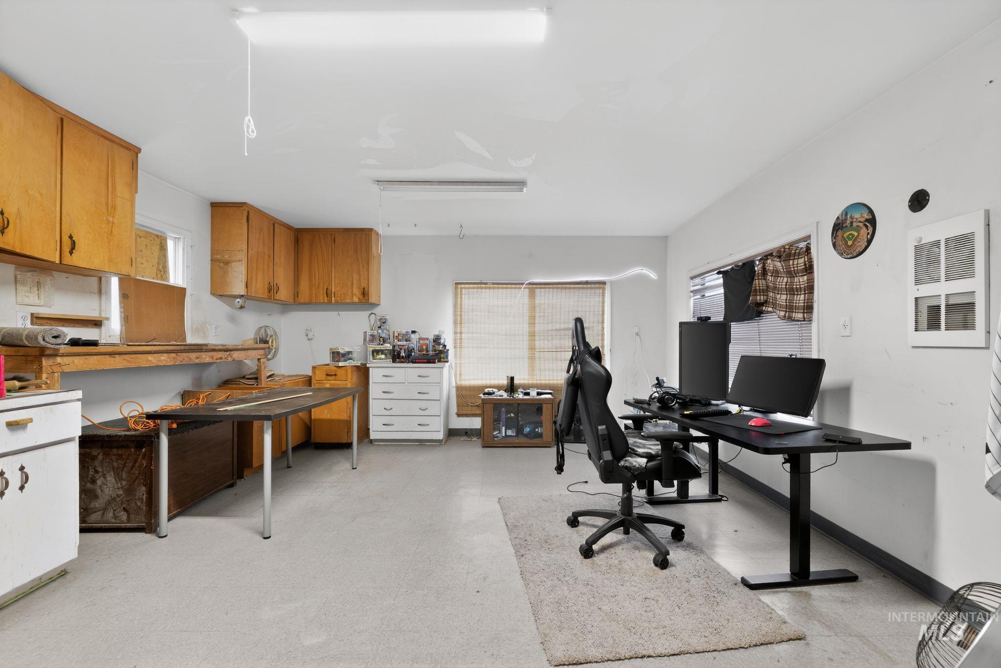 1055 South Adell Street Filer, ID 83328 - Photo 27 of 28 Home office with healthy amount of natural light and light floors