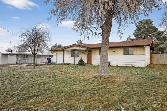 $329,000 | 1055 South Adell Street, Filer, ID 83328