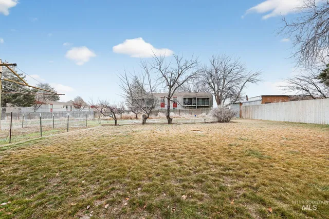 $329,000 | 1055 South Adell Street, Filer, ID 83328