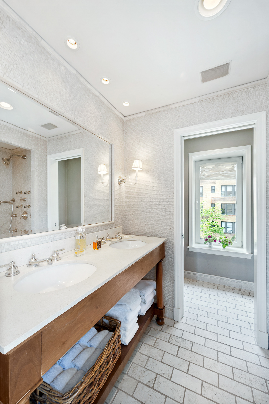 205 East 68th Street, Unit PHA Manhattan, NY 10021 - Photo 12 of 19