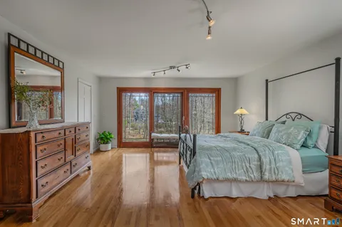 $995,000 | 216 Silver Spring Road, Wilton, CT 06897