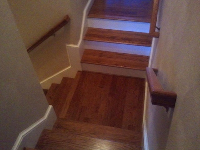 2036 River Ridge Court Salem, VA 24153 - Photo 17 of 32 Hardwood Staircase