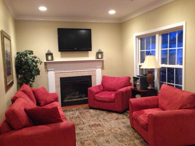 2036 River Ridge Court Salem, VA 24153 - Photo 27 of 32 Clubhouse Living Room