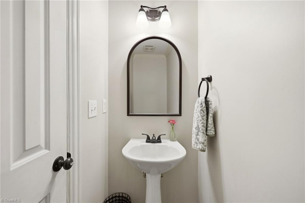 6972 Bridgewood Road Clemmons, NC 27012 - Photo 10 of 31 Gallery Image 10
