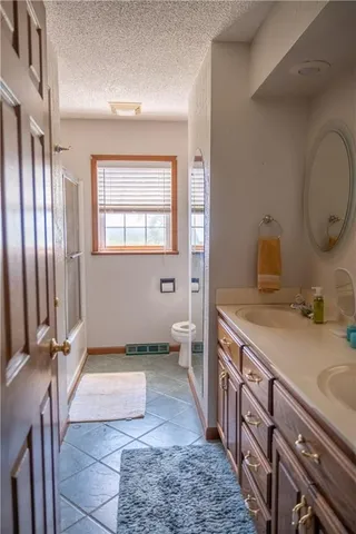 $775,000 | 32485 West 399th Street, Osawatomie, KS 66064