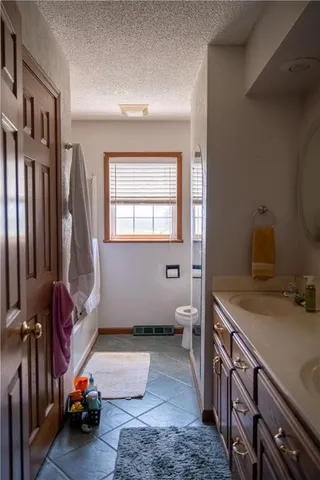 $799,500 | 32485 West 399th Street, Osawatomie, KS 66064