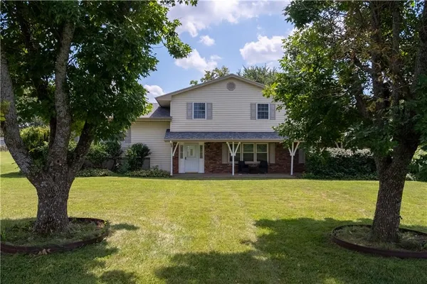 $750,000 | 32485 West 399th Street, Osawatomie, KS 66064