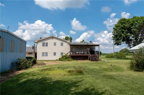$750,000 | 32485 West 399th Street, Osawatomie, KS 66064