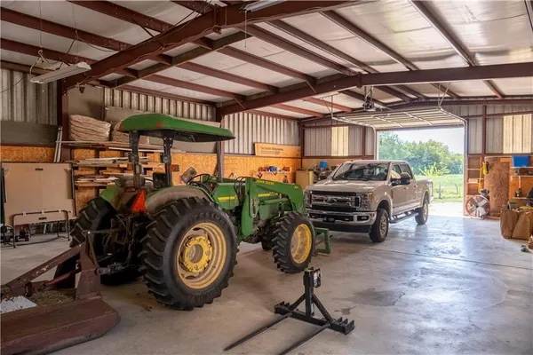 $750,000 | 32485 West 399th Street, Osawatomie, KS 66064