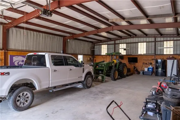 $750,000 | 32485 West 399th Street, Osawatomie, KS 66064