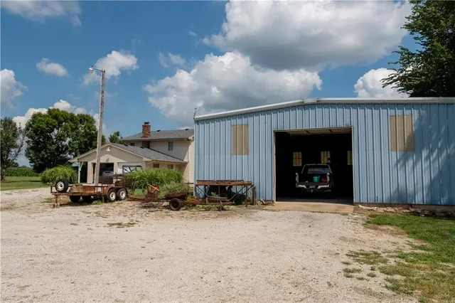 $799,500 | 32485 West 399th Street, Osawatomie, KS 66064