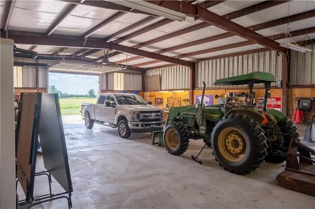 $775,000 | 32485 West 399th Street, Osawatomie, KS 66064