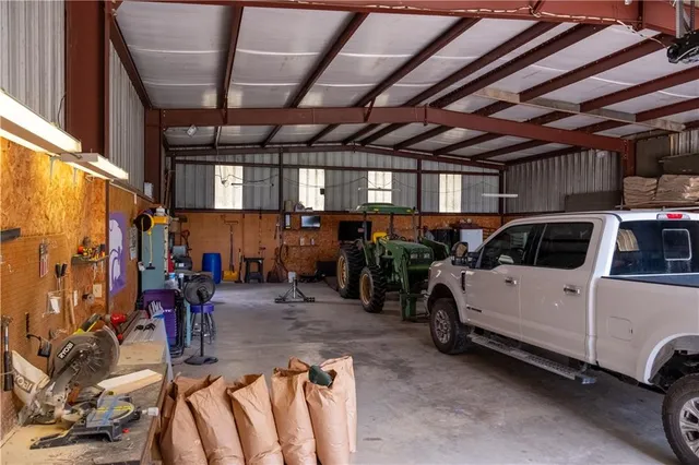 $775,000 | 32485 West 399th Street, Osawatomie, KS 66064