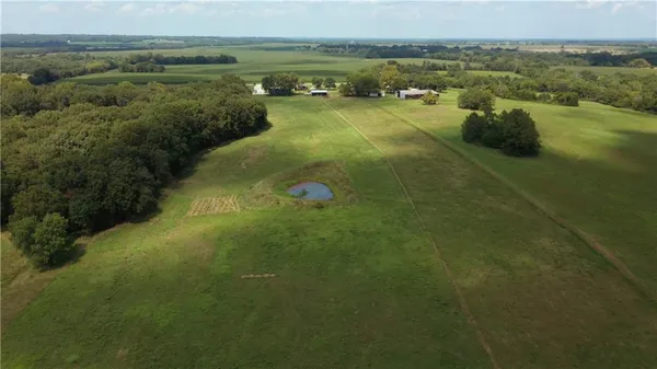 $750,000 | 32485 West 399th Street, Osawatomie, KS 66064