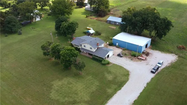 $775,000 | 32485 West 399th Street, Osawatomie, KS 66064