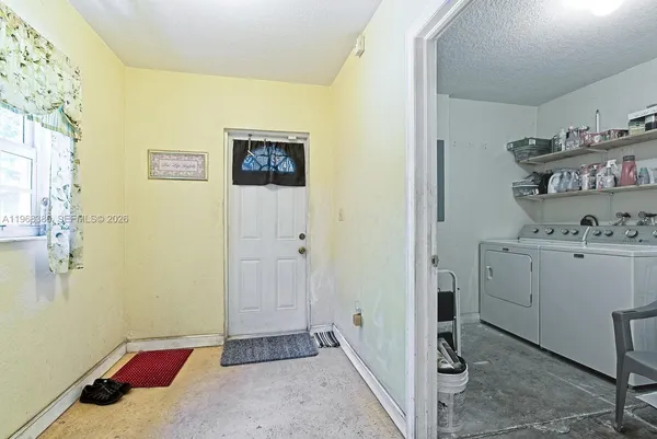 a view of utility room