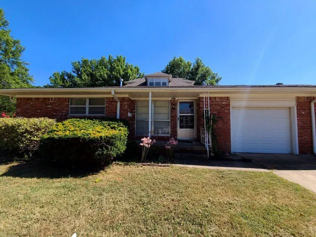 $69,900 | 102 West Mill Street, Wellington, KS 67152