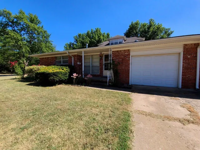 $69,900 | 102 West Mill Street, Wellington, KS 67152