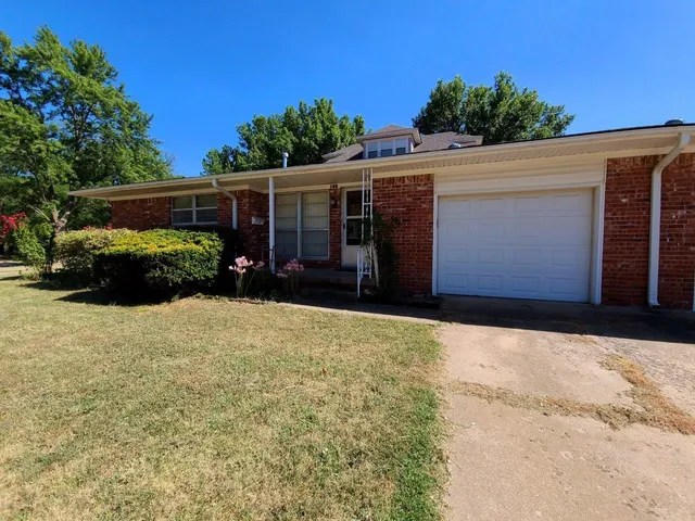 $69,900 | 102 West Mill Street, Wellington, KS 67152