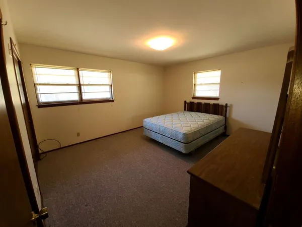 $69,900 | 102 West Mill Street, Wellington, KS 67152