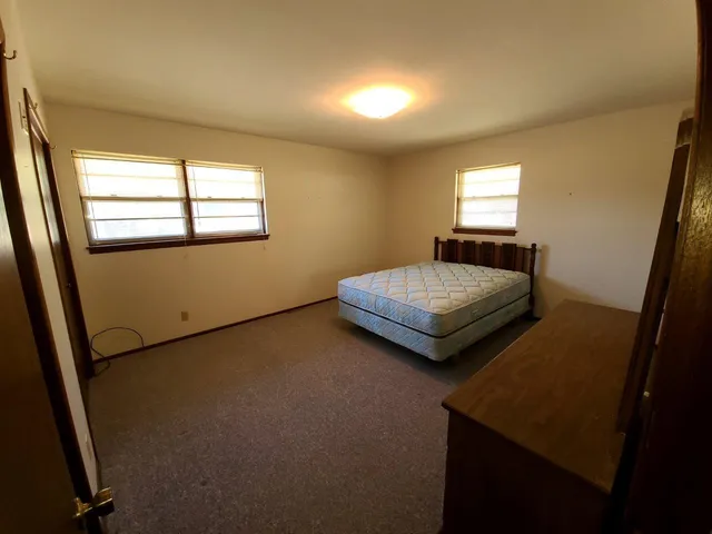 $69,900 | 102 West Mill Street, Wellington, KS 67152