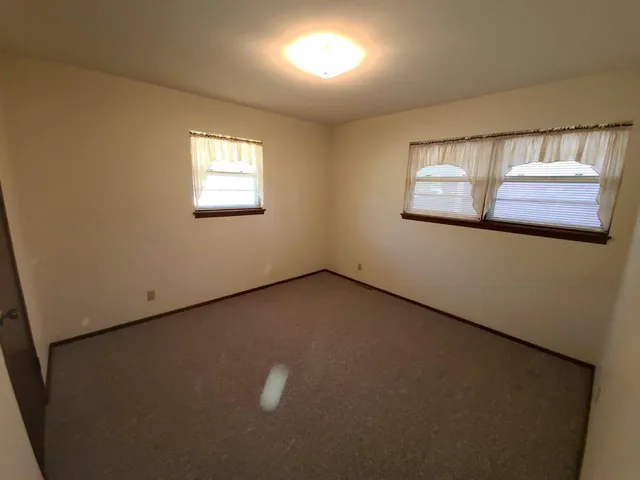 $69,900 | 102 West Mill Street, Wellington, KS 67152